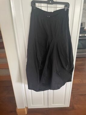 Dress2Kill black skirt with pockets, size 1